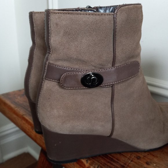 Aquatalia Brown Taupe Suede Wedge Boots Made in ITALY - Picture 9 of 14